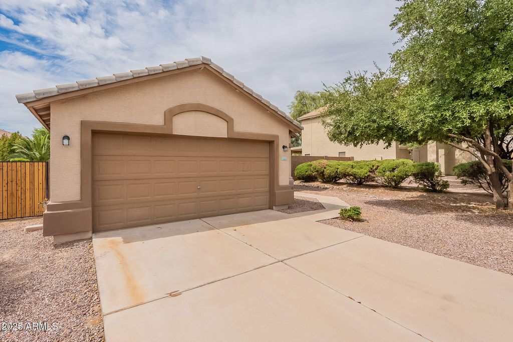 Photo of 12617 W Whitton Avenue, Avondale, AZ 85392 (MLS # 6912622)