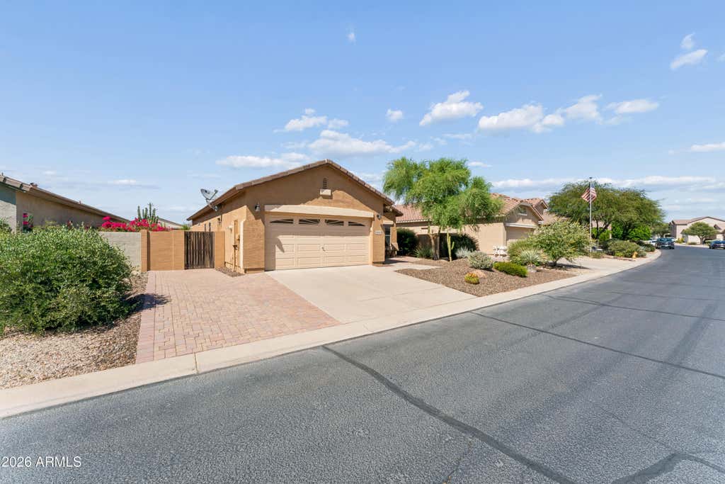 Photo of 18260 E El Amancer, Gold Canyon, AZ 85118 (MLS # 7045043)