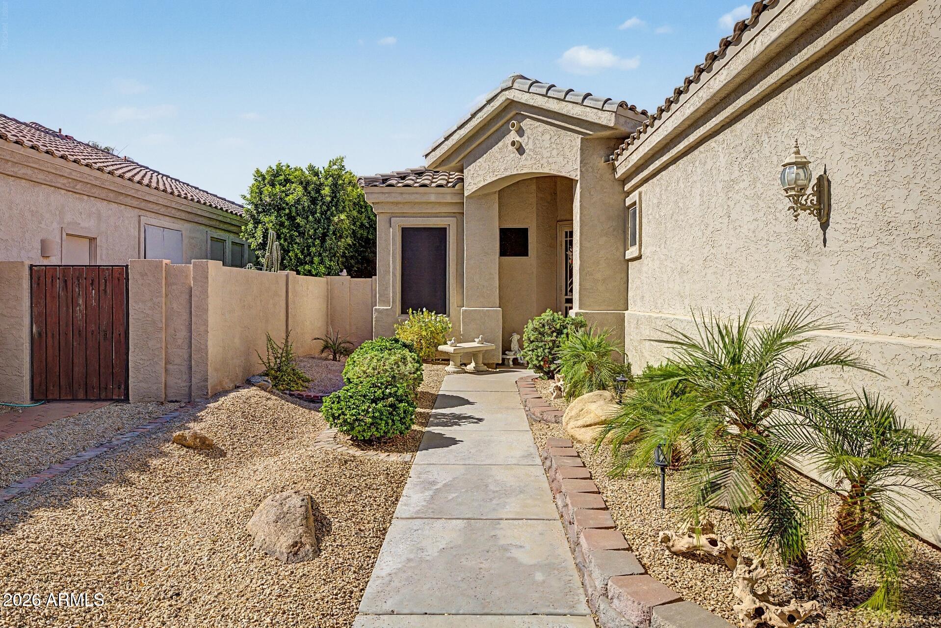 6962 W ROSE GARDEN Lane