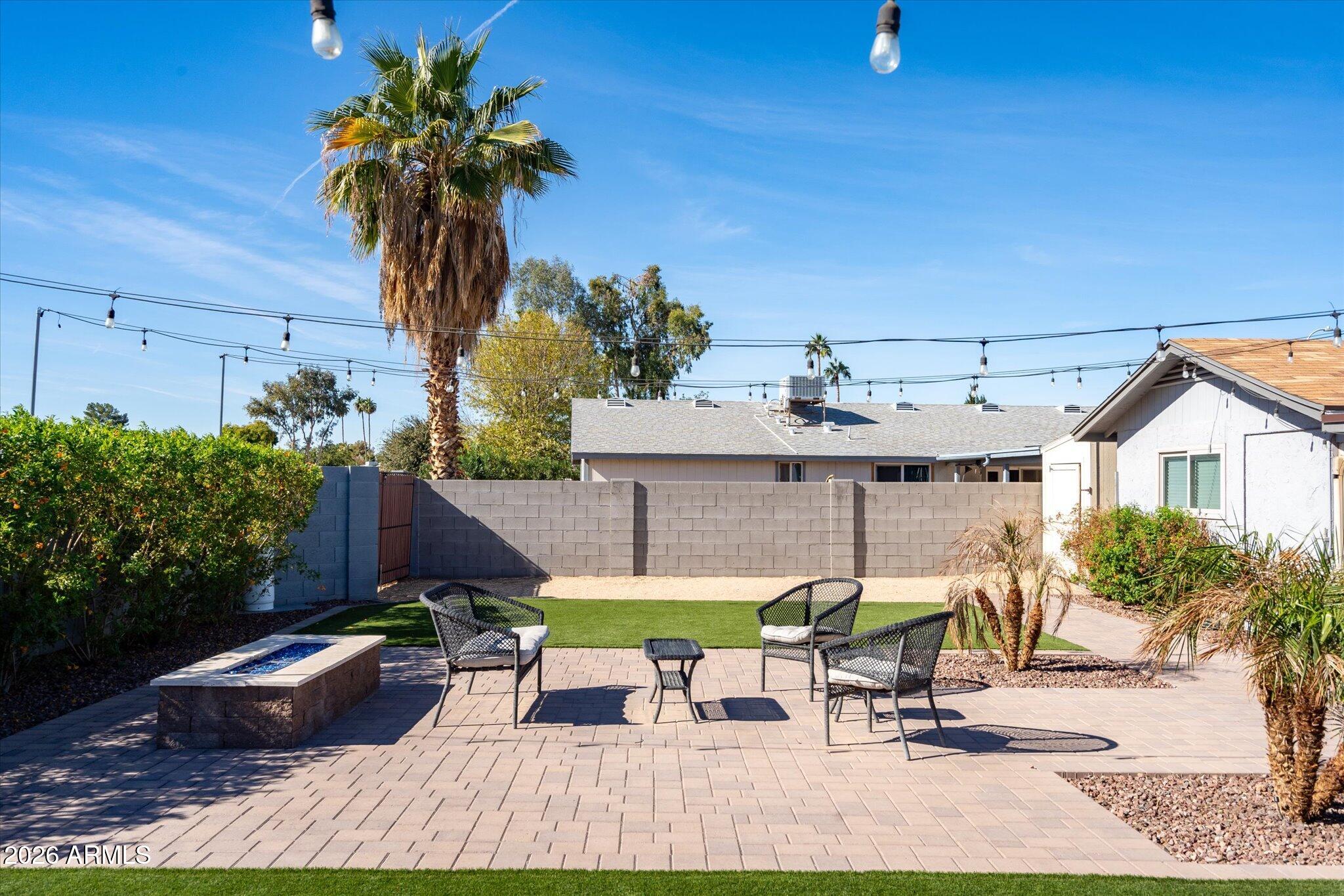 1211 W PALOMINO Drive
