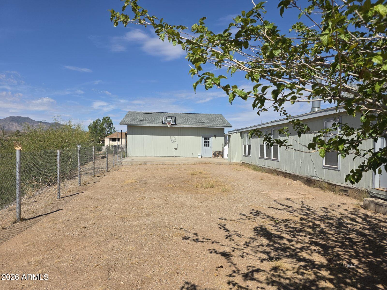982 E SAGUARO Drive