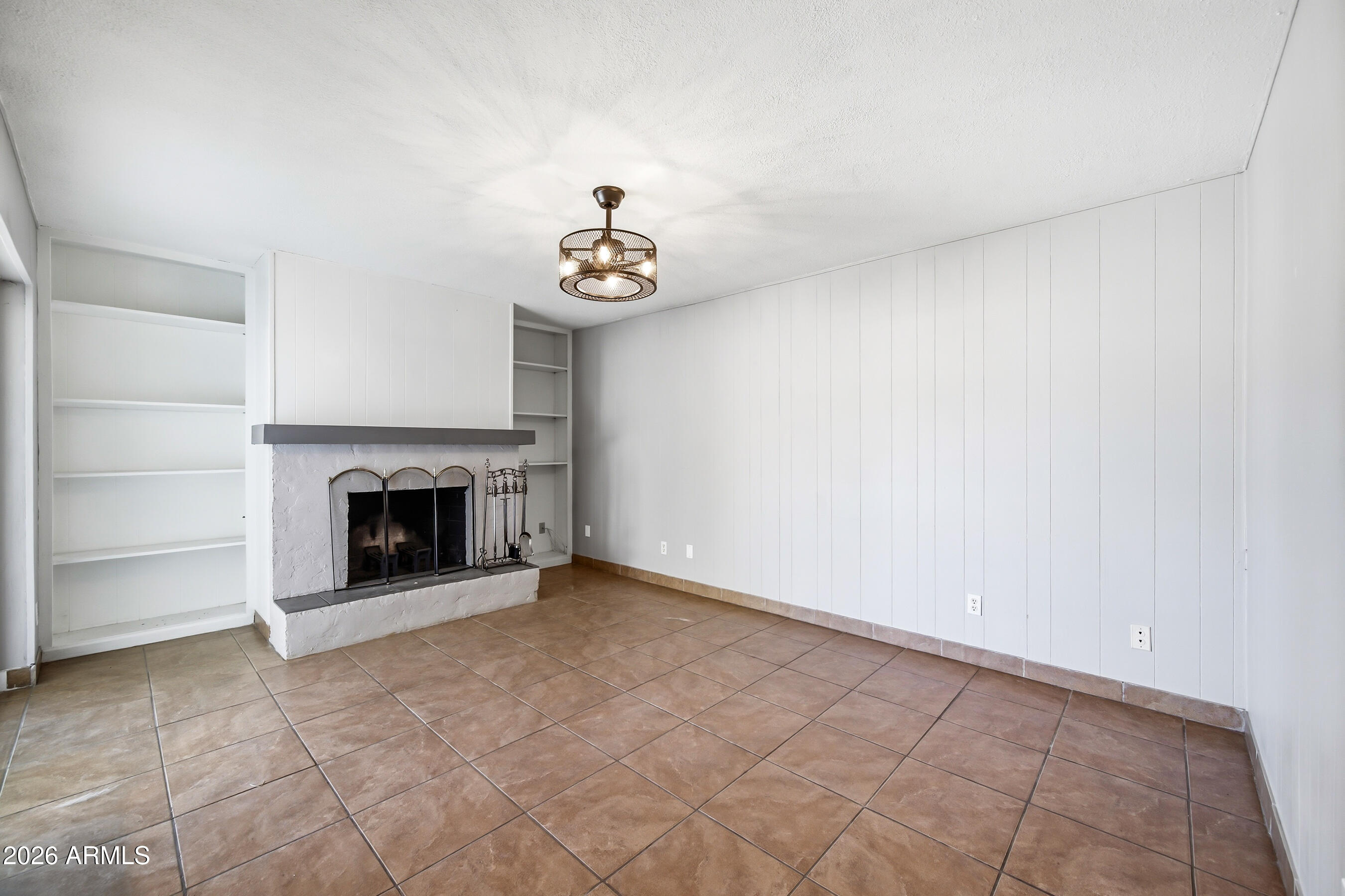 4213 E Sahuaro Drive