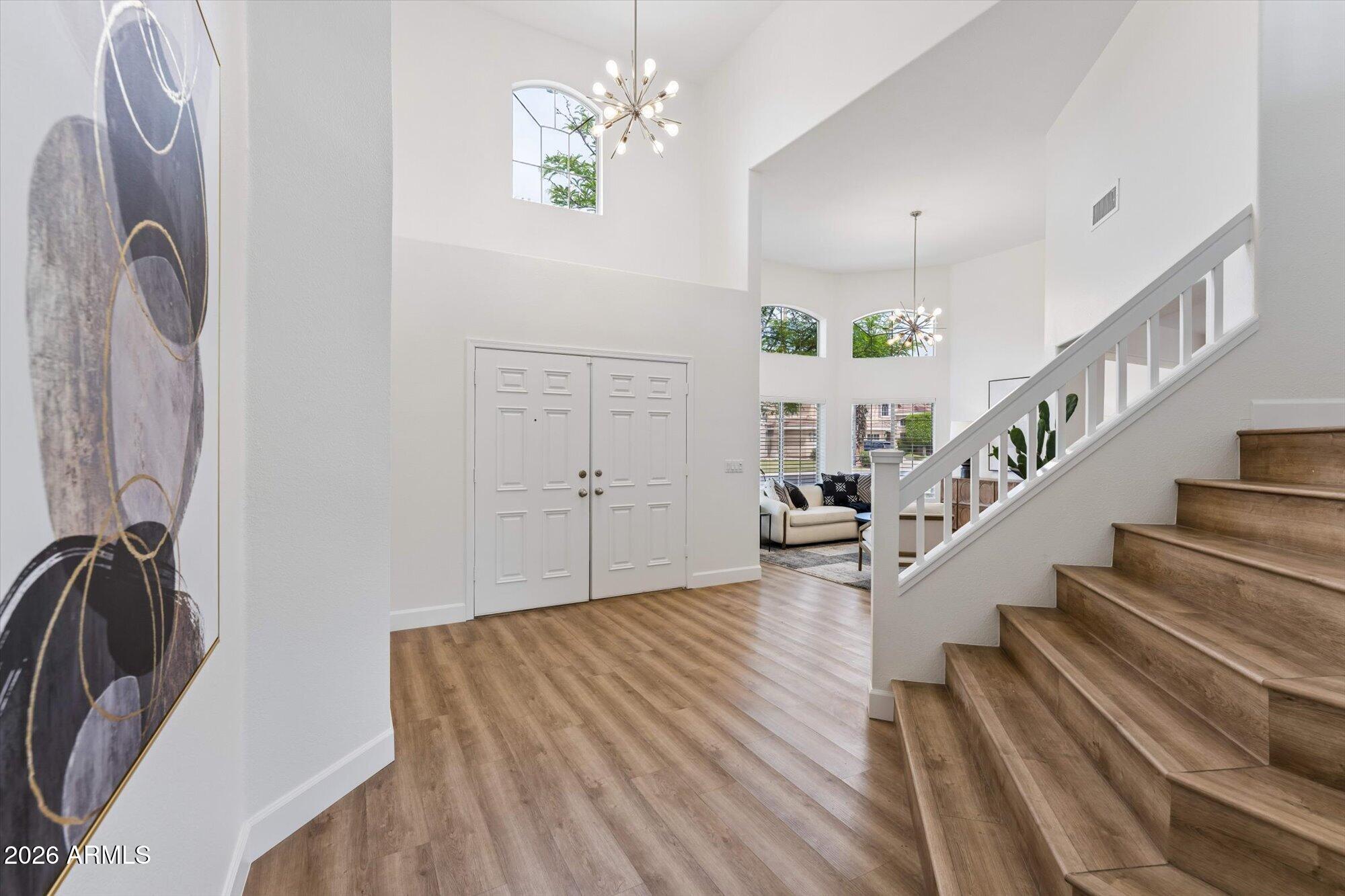 1039 W JUANITA Avenue