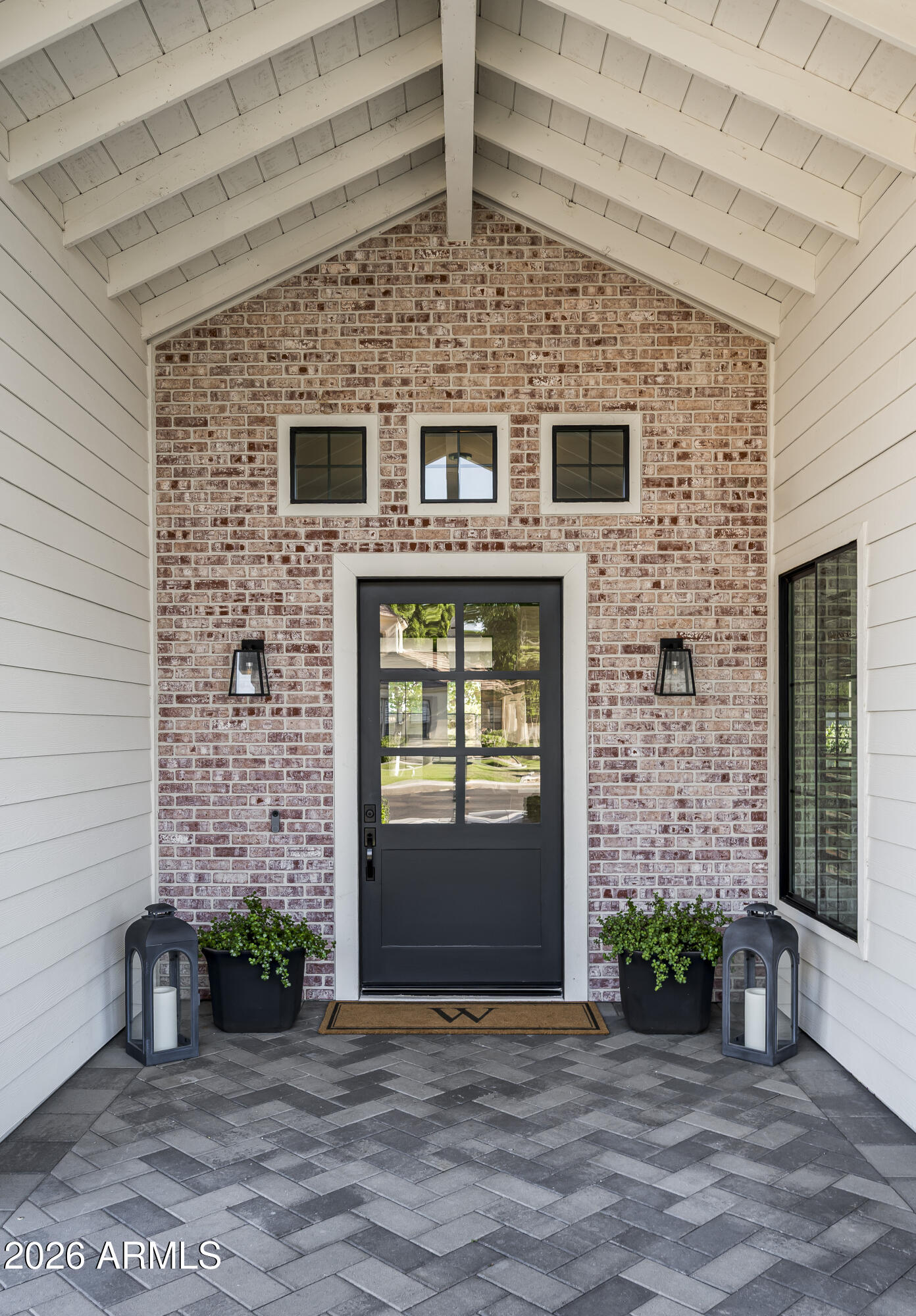 2025 E MALLORY Street