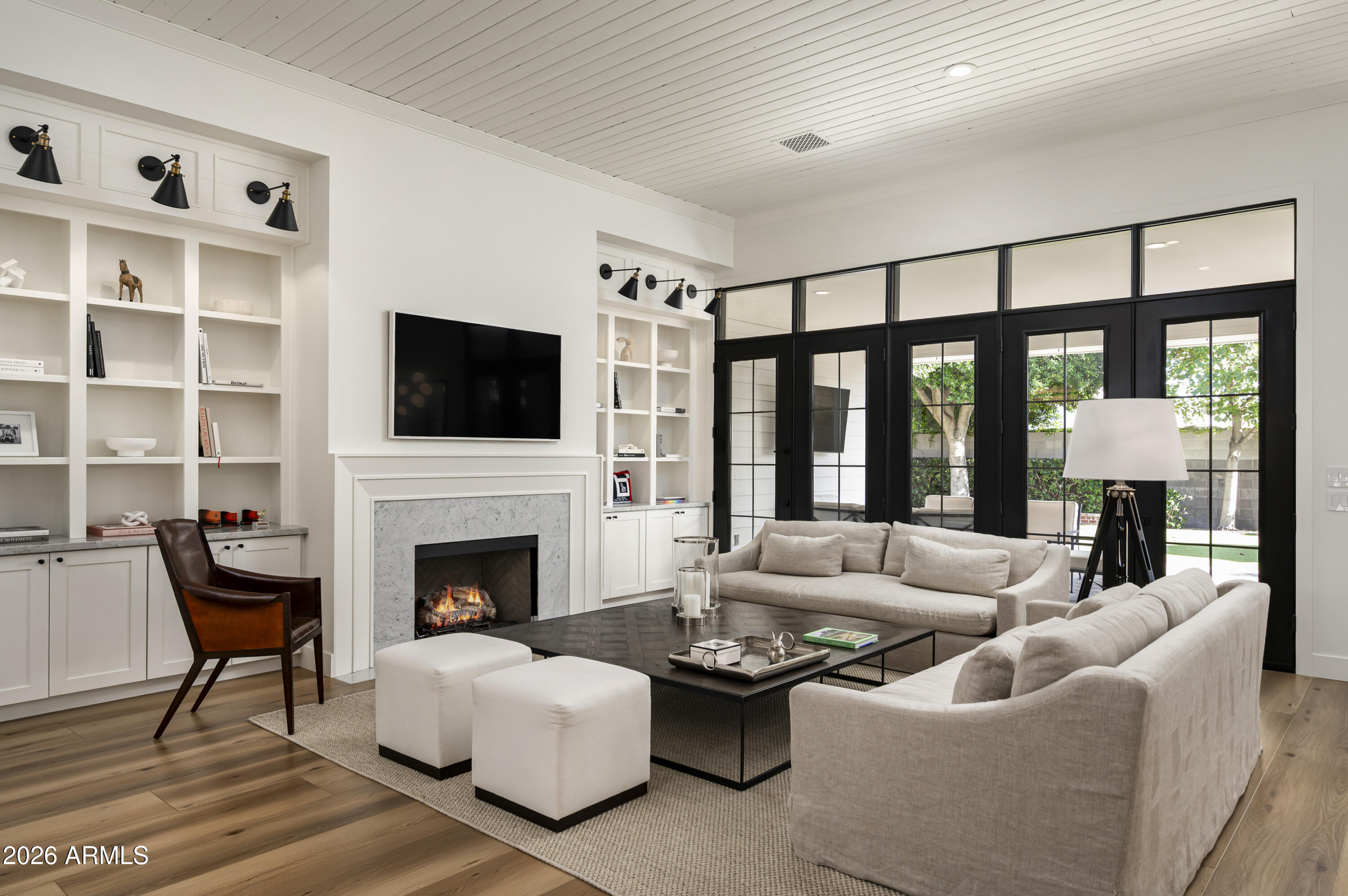 2025 E MALLORY Street