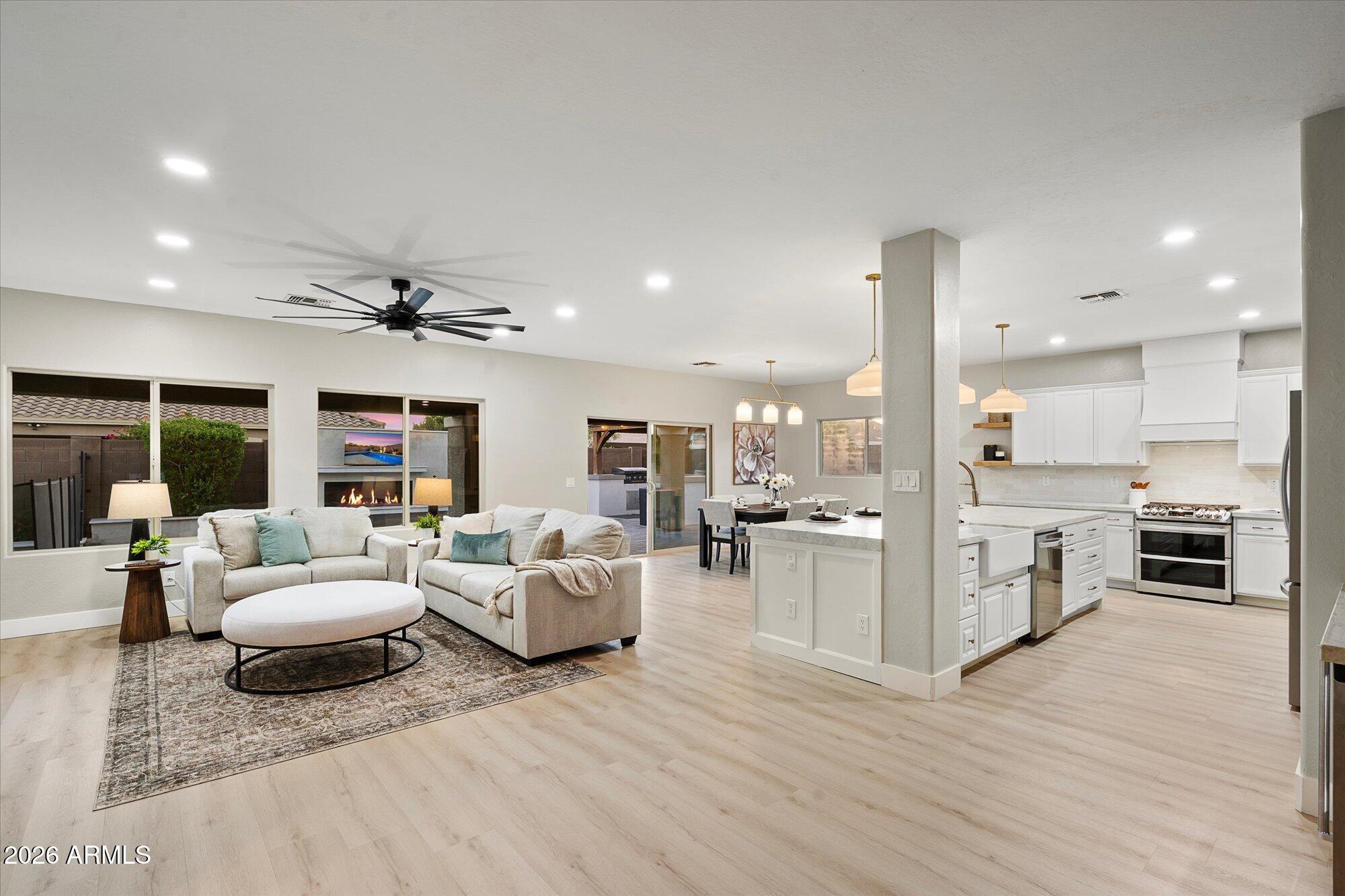 2945 E TONTO Drive