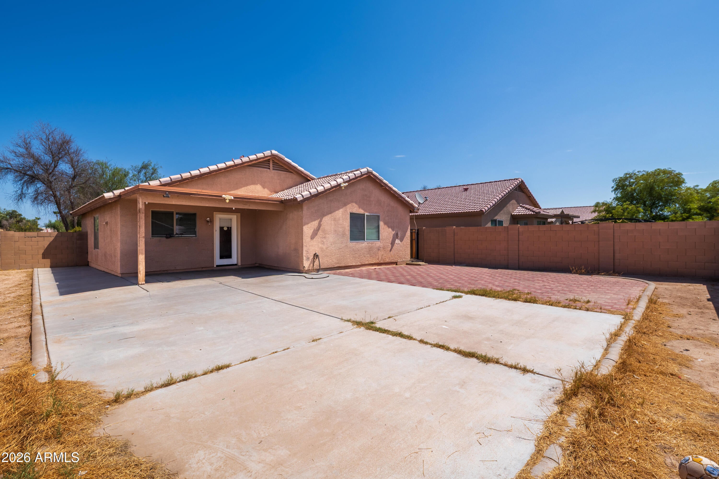 17271 W APACHE Street
