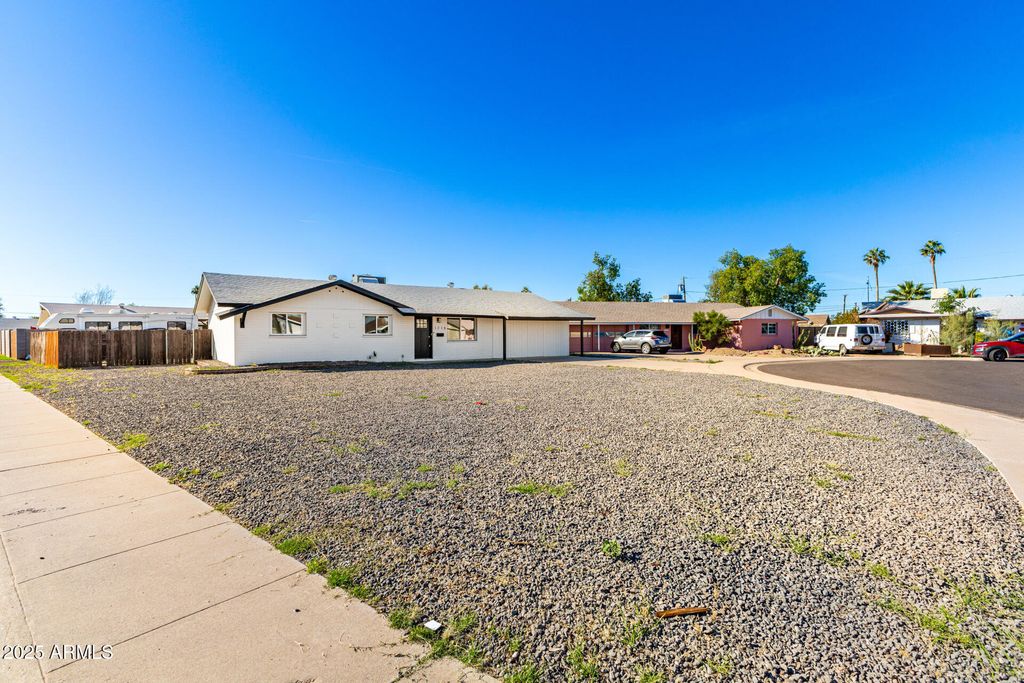 Photo of 1718 S Marilyn Ann Drive, Tempe, AZ 85281 (MLS # 6953514)