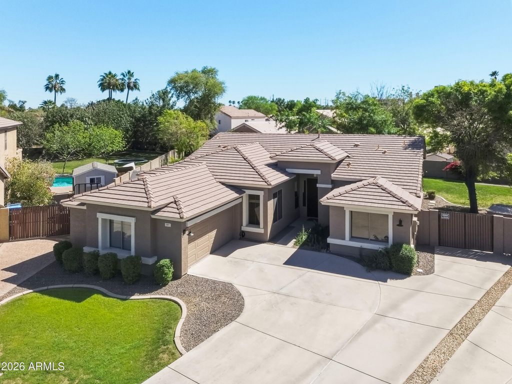 Photo of 557 S Lemon Court, Gilbert, AZ 85296 (MLS # 6994872)