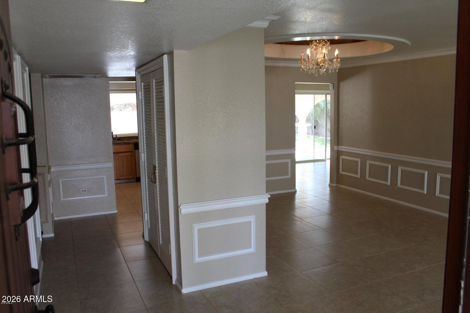 1517 E GEMINI Drive