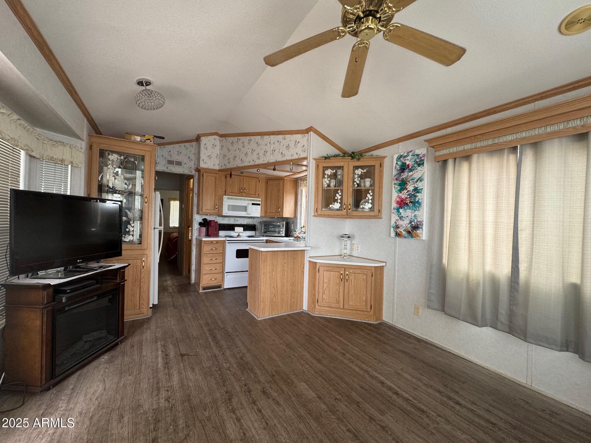 206 E MESA Drive