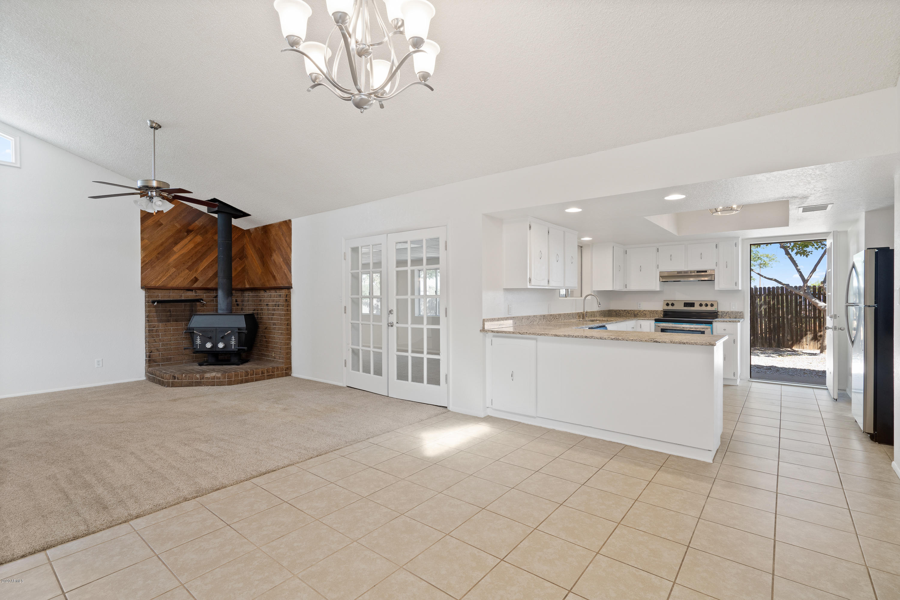 KINGS MANOR - Residential