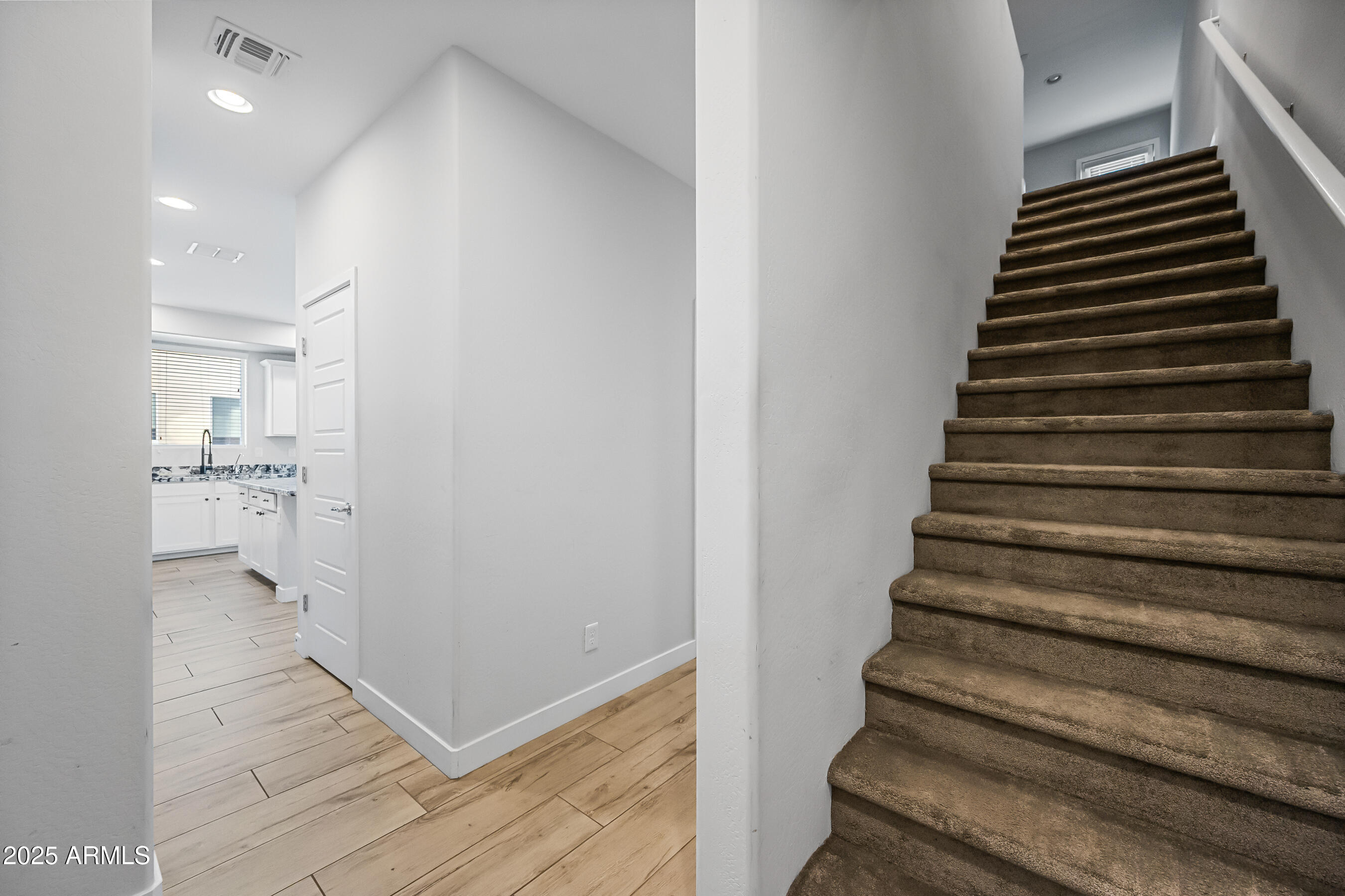 1250 N ABBEY Lane 289