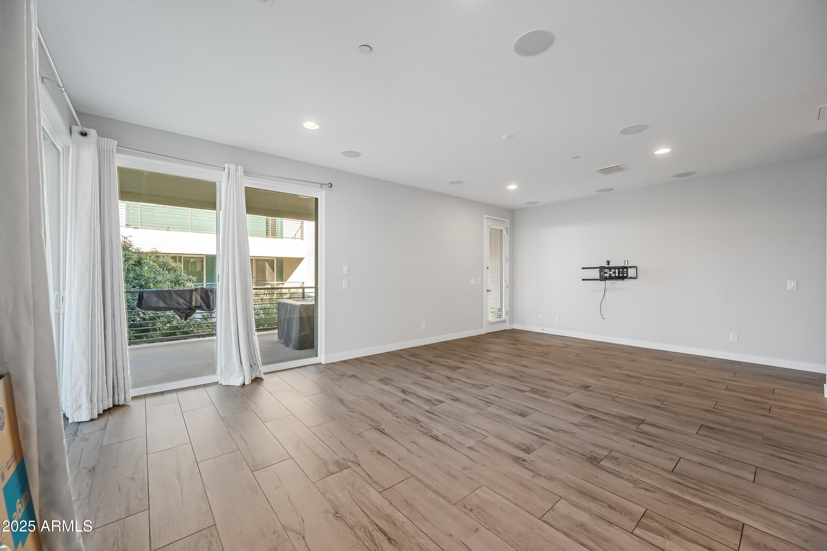 1250 N ABBEY Lane 289