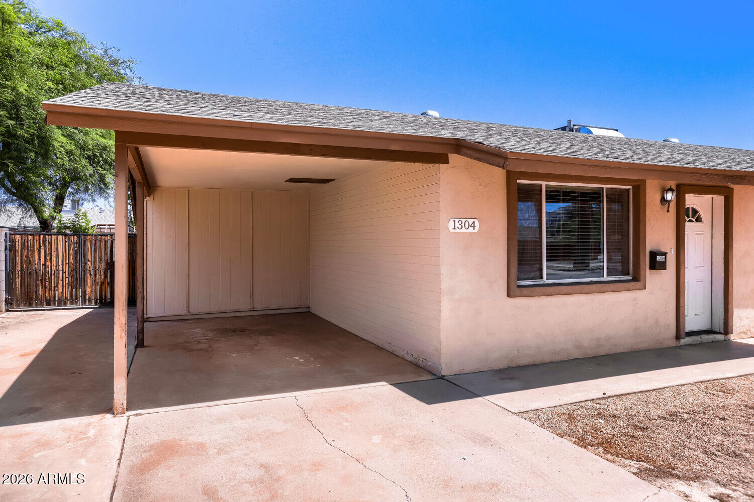 1304 W 7TH Place
