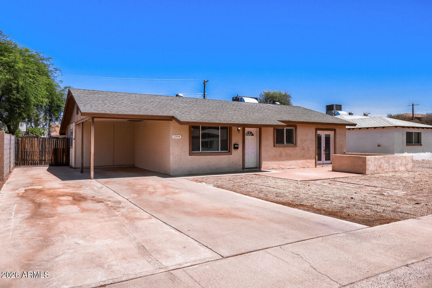 1304 W 7TH Place