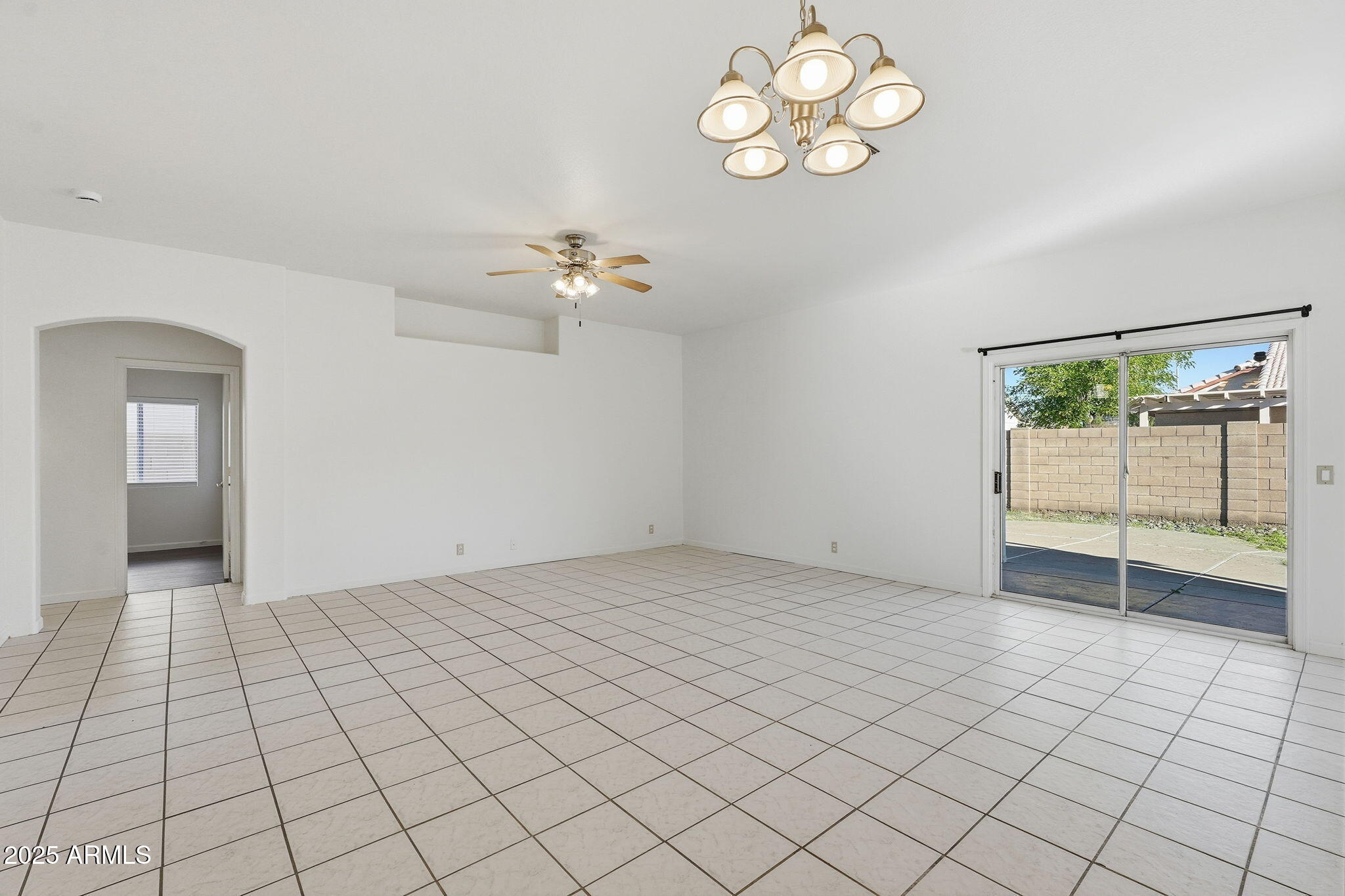 10224 W OREGON Avenue