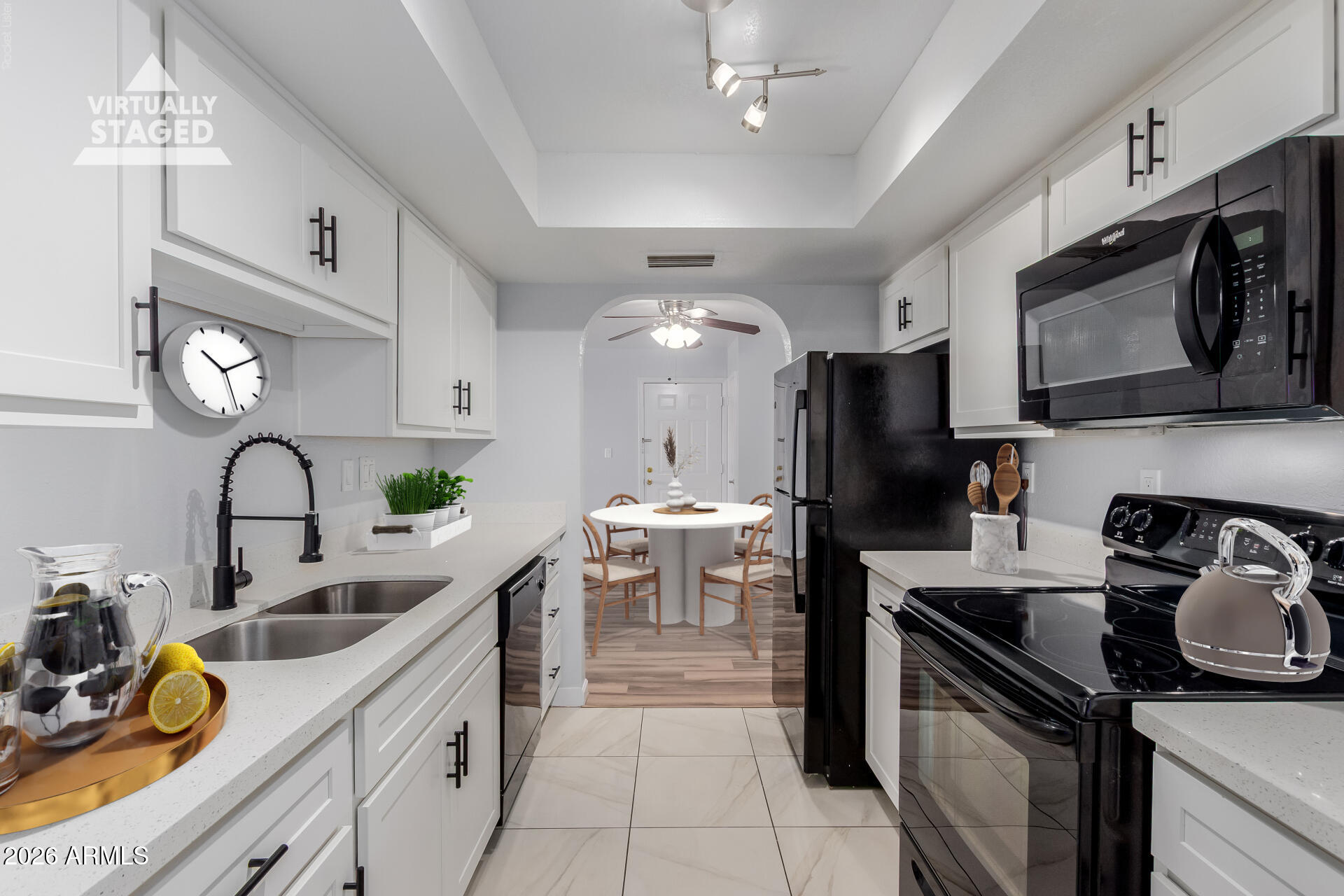 10444 N 69th Apt 206