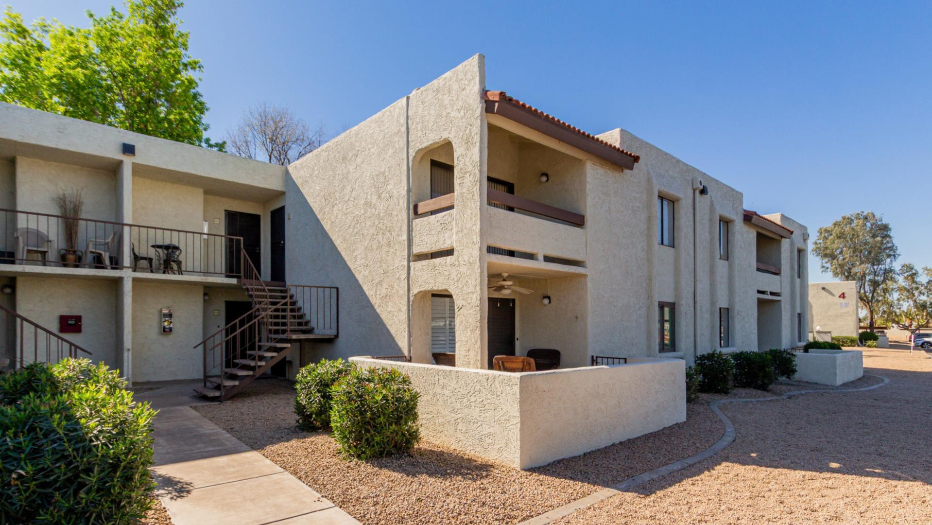 10444 N 69th Street Apt 206