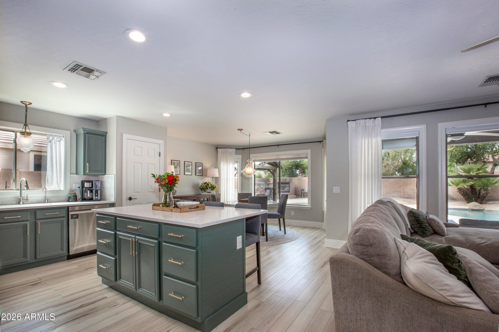 Photo of 3820 S Velero Street, Chandler, AZ 85286 (MLS # 7092565)