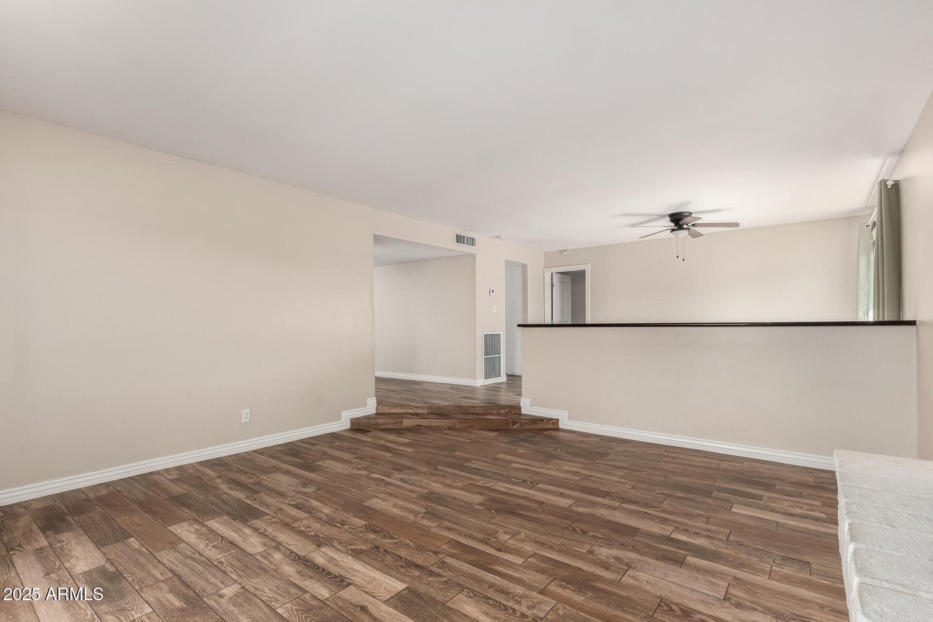 1887 E LA DONNA Drive