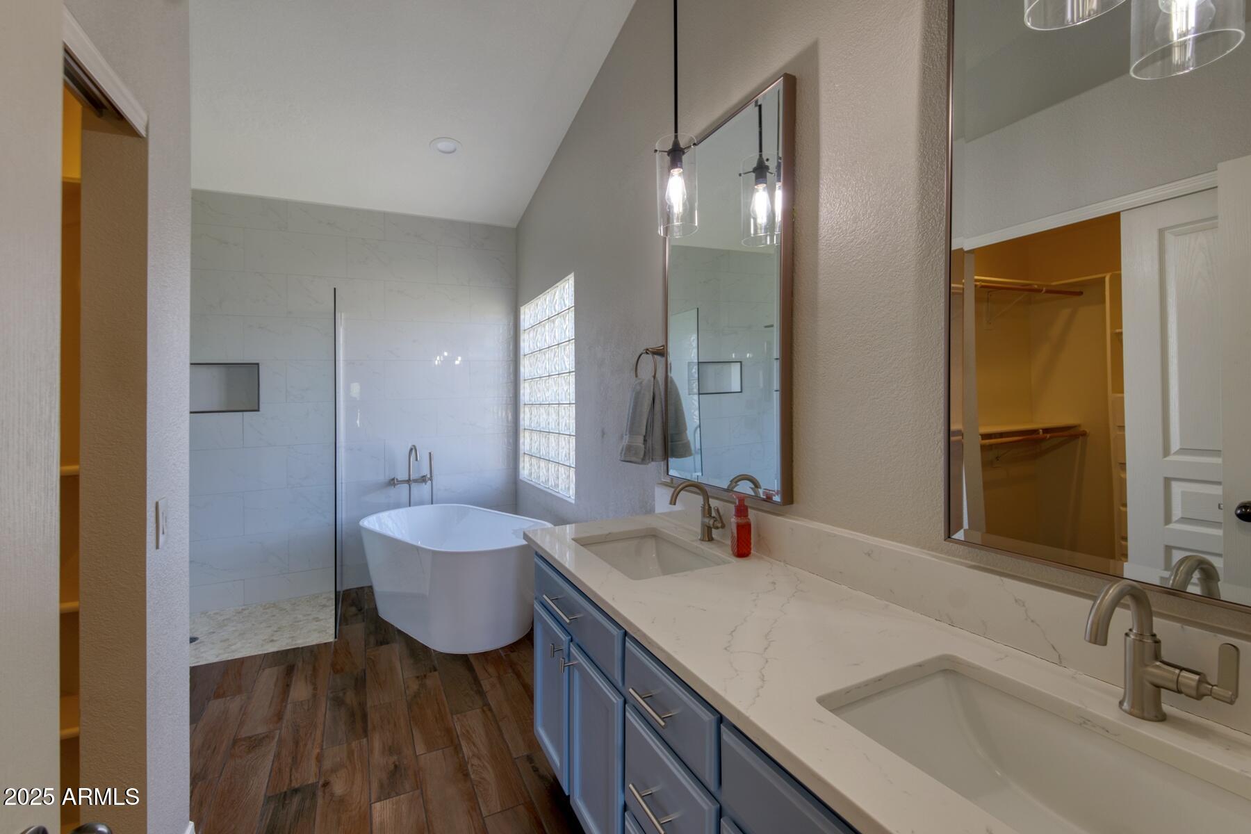 CANYON DE FLORES PHASE 1F - Residential