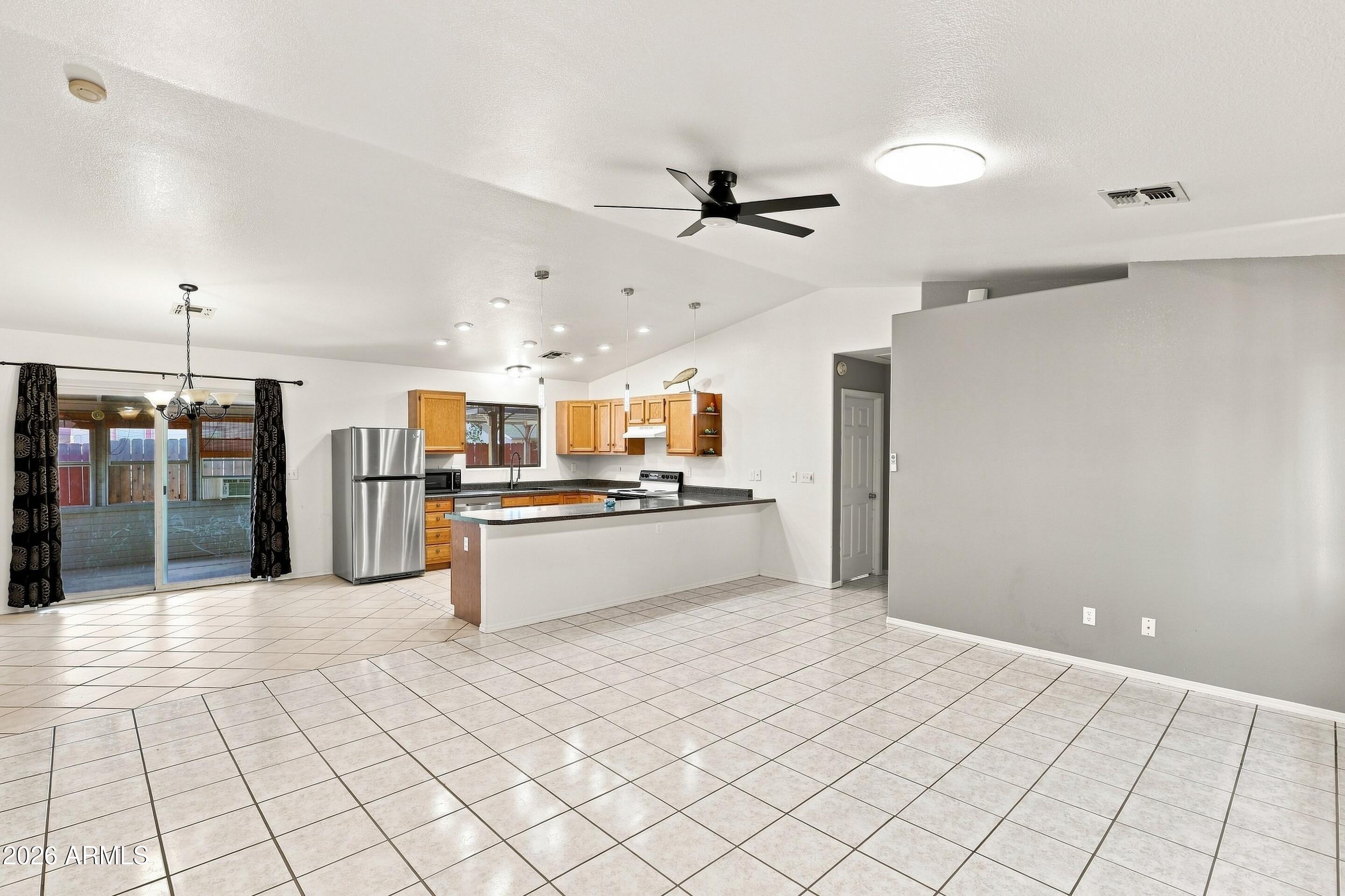 312 N PIONEER Trail