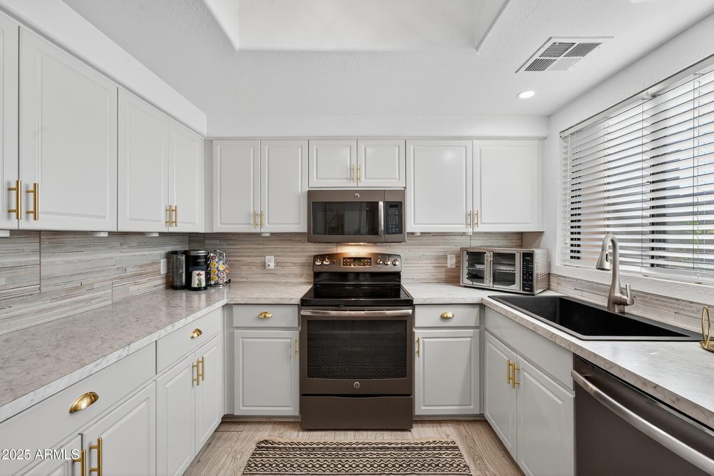 Photo of 7575 E Indian Bend Road #1055, Scottsdale, AZ 85250 (MLS # 6944974)