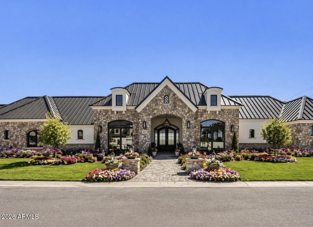 3623 E Mallory Circle