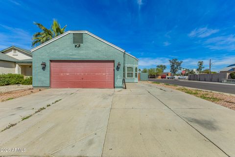 8902 W VALE Drive Phoenix AZ 85037