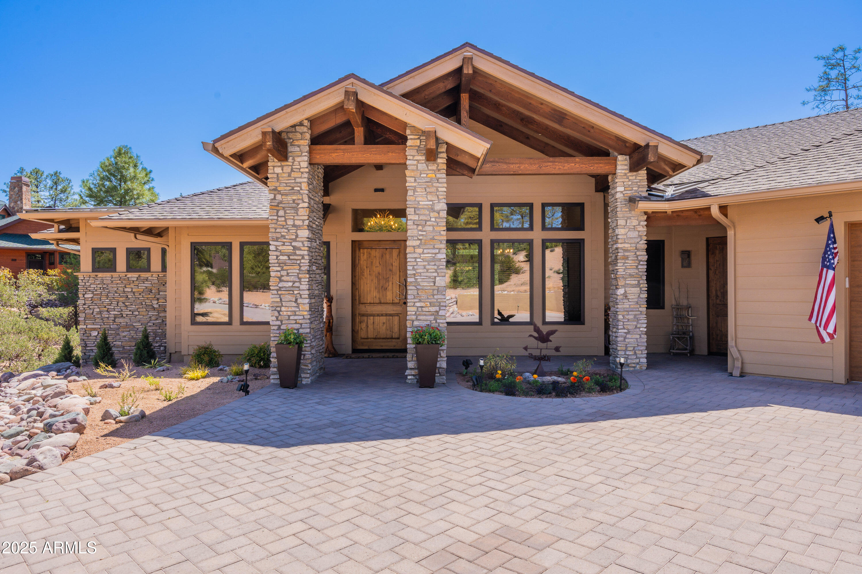 502 N CLUB Drive