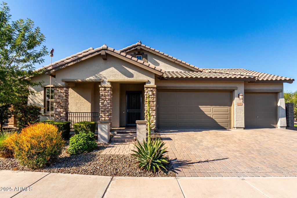 Photo of 18190 N Stonegate Road, Maricopa, AZ 85138 (MLS # 6953276)