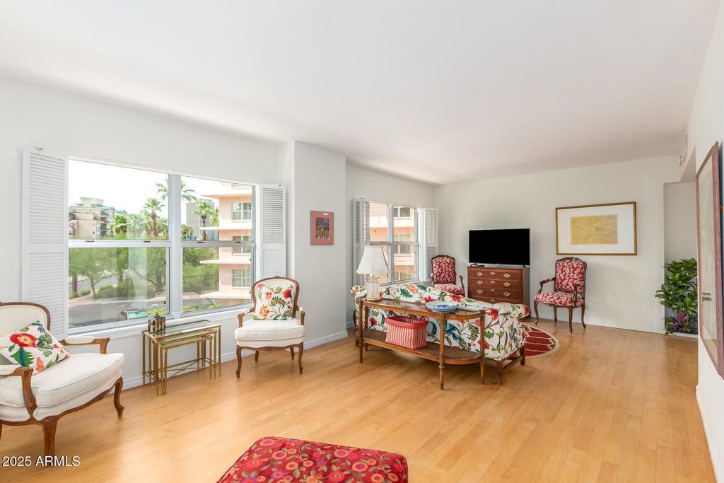 Photo of 2201 N Central Avenue #3D, Phoenix, AZ 85004 (MLS # 6861963)