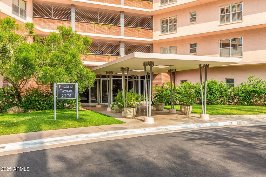 Photo of 2201 N Central Avenue #3D, Phoenix, AZ 85004 (MLS # 6861963)