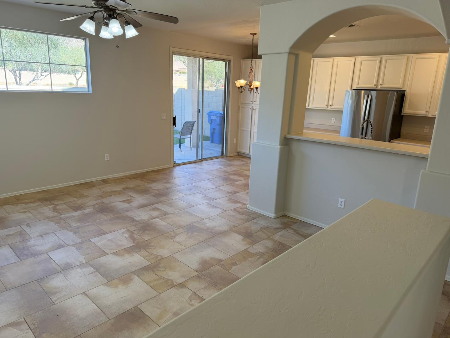 226 W Mountain Sage Drive