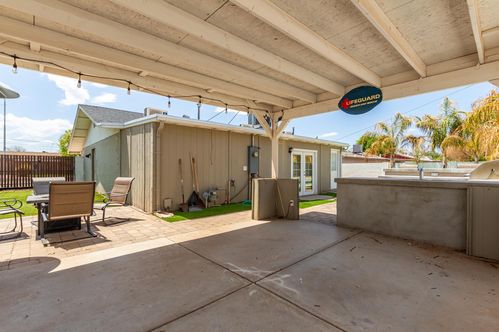 1100 W 12th