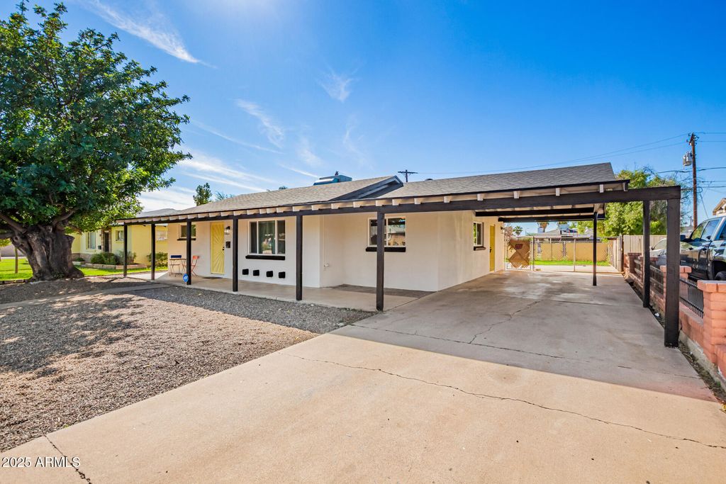 Photo of 8526 N 29th Avenue, Phoenix, AZ 85051 (MLS # 6935855)
