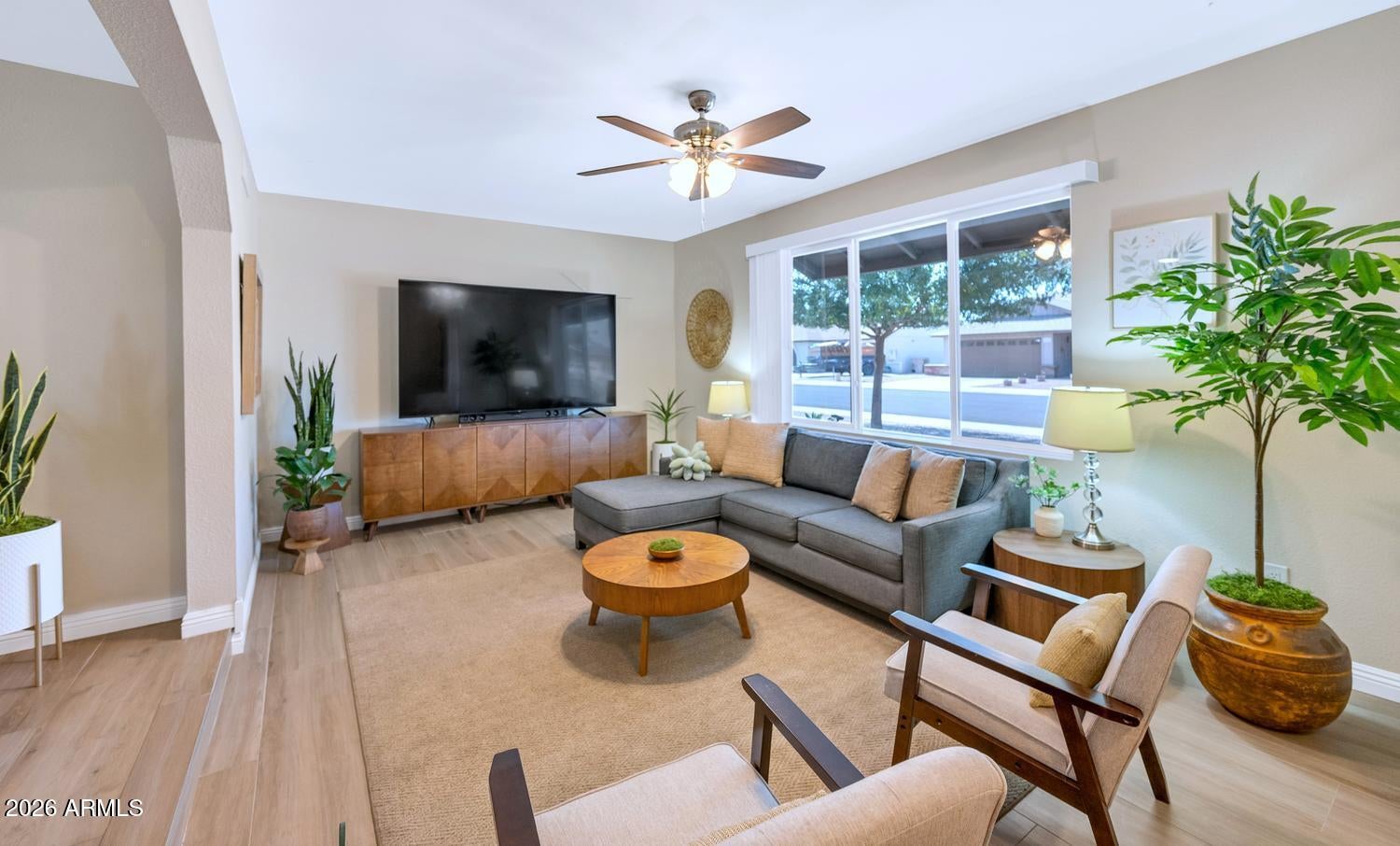 6038 W DESERT HILLS Drive
