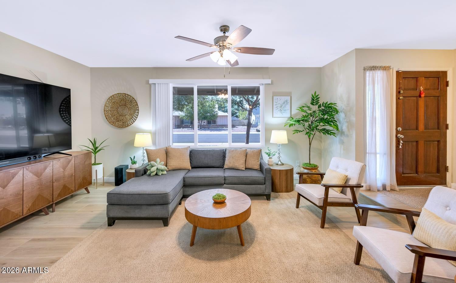 6038 W DESERT HILLS Drive