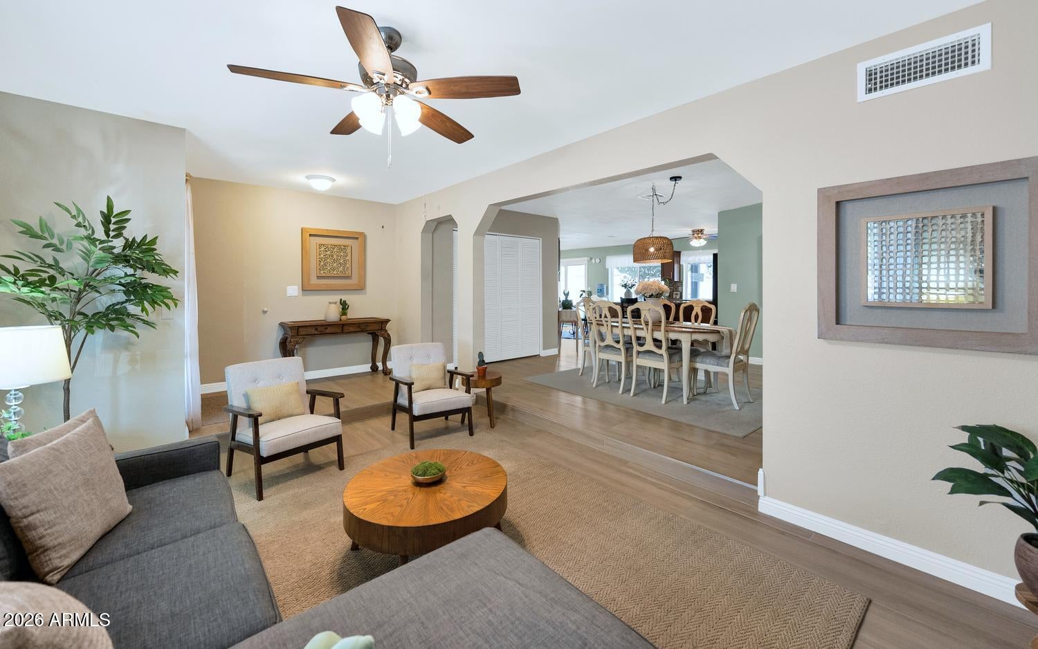 6038 W DESERT HILLS Drive