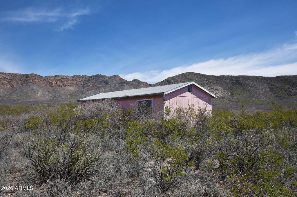 Photo of 285 E Calle 21 #-, Hereford, AZ 85615 (MLS # 7000656)