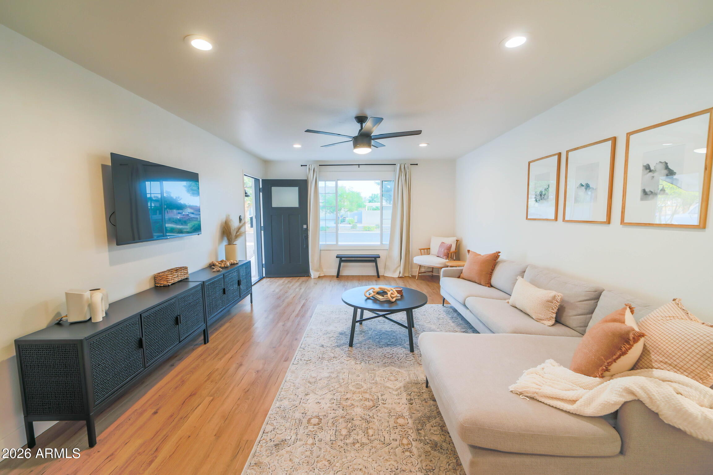 1224 E ALAMEDA Drive