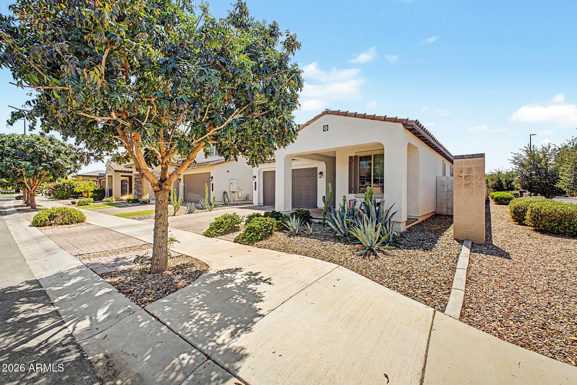 1876 S HUISH Drive