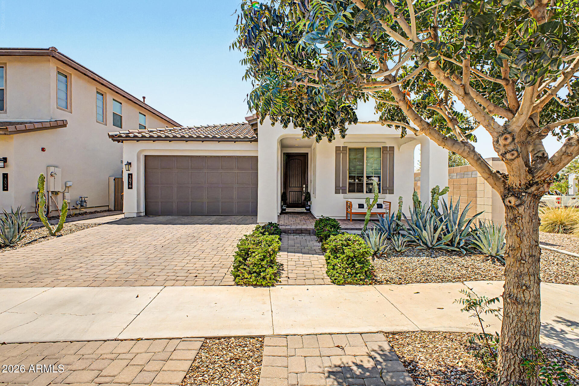 1876 S HUISH Drive