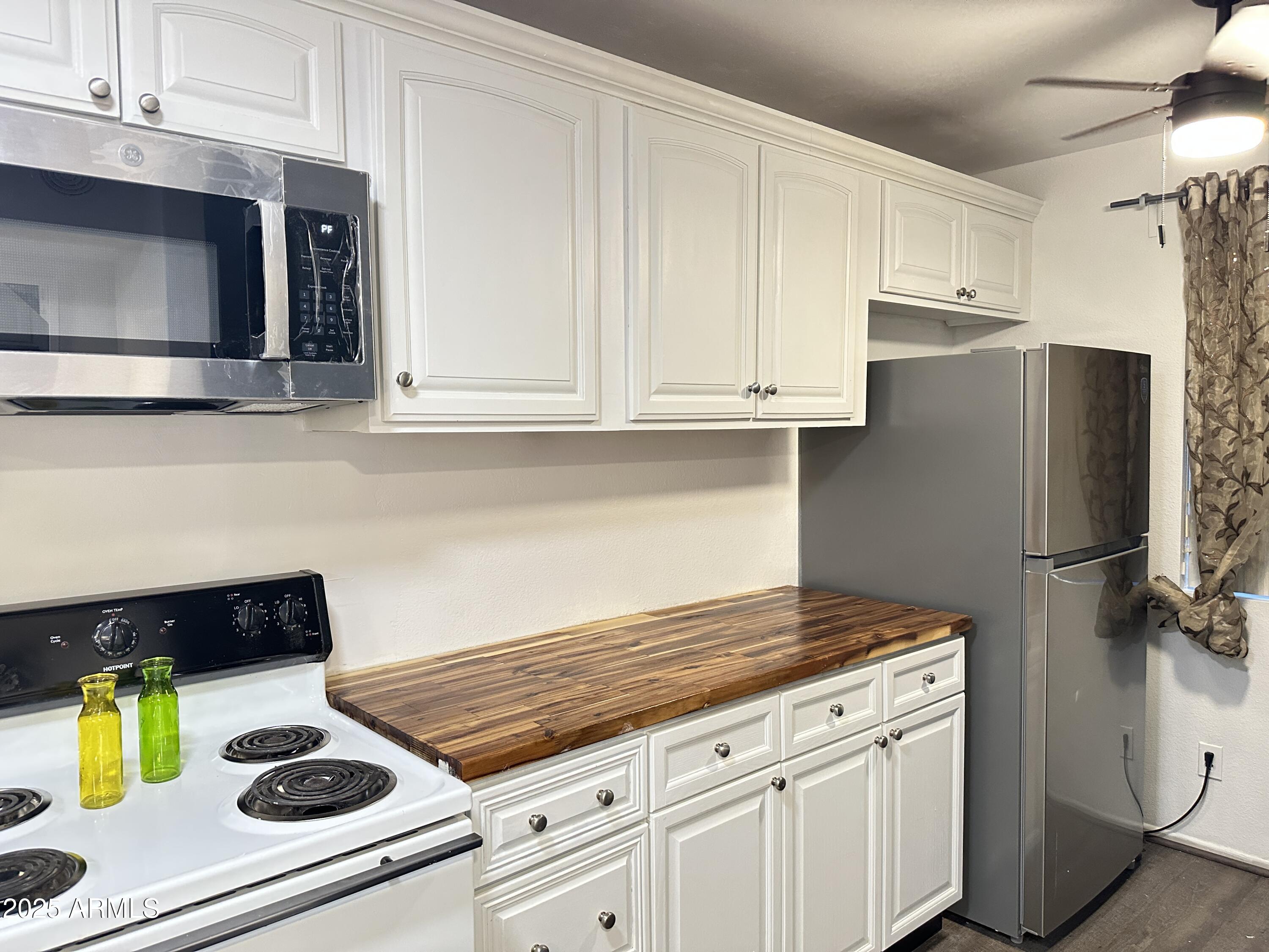 700 W UNIVERSITY Drive 122