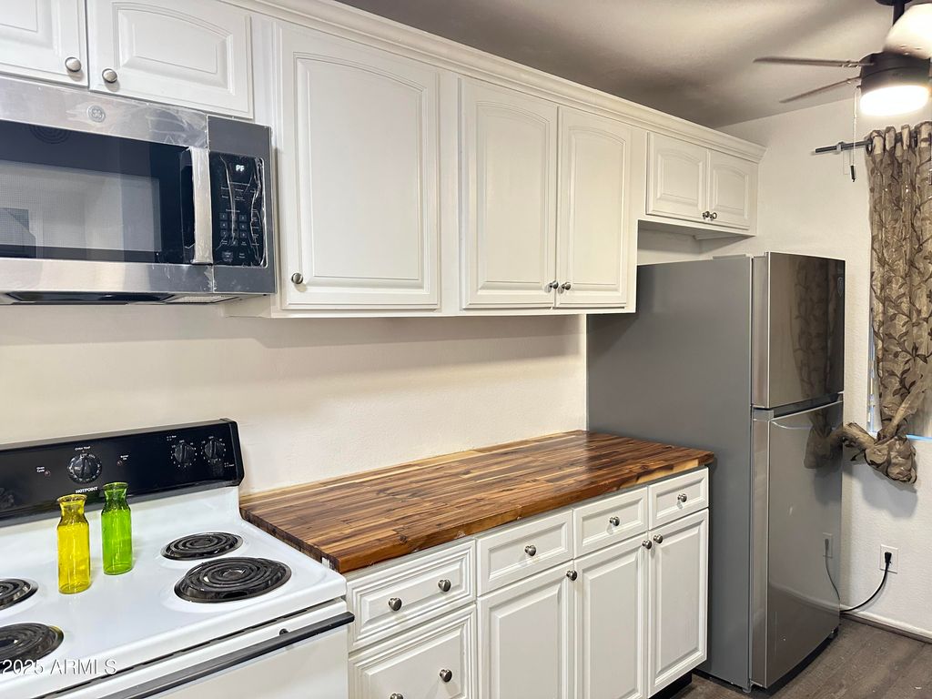 Photo of 700 W University Drive #122, Tempe, AZ 85281 (MLS # 6925964)