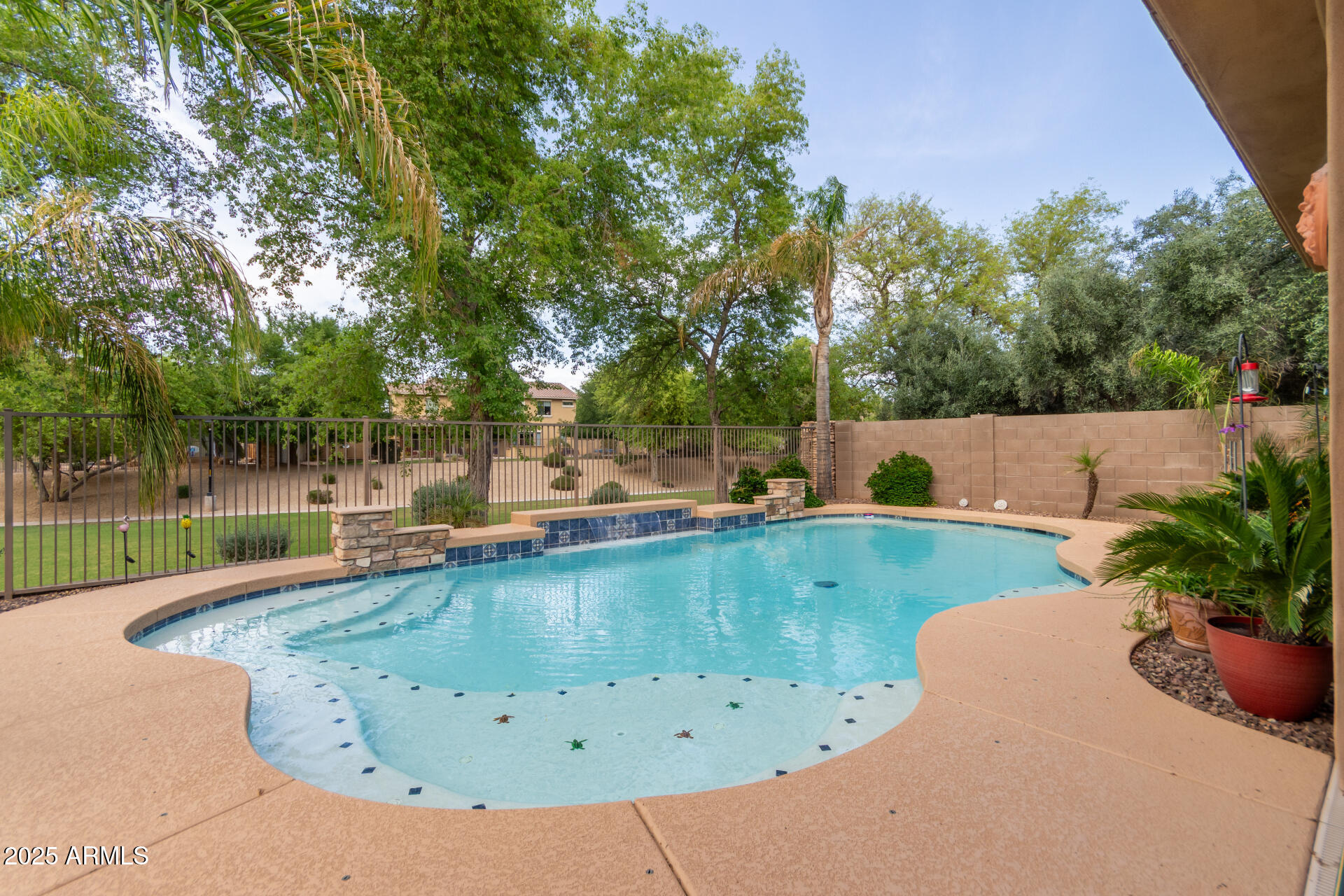 844 E COUNTY DOWN Drive