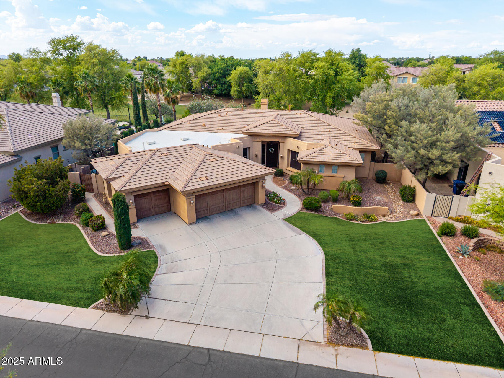 844 E COUNTY DOWN Drive