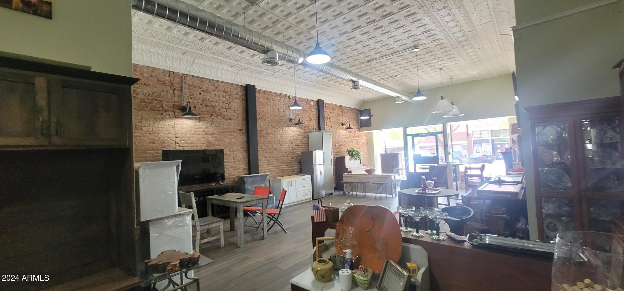 Douglas - Commercial Sale