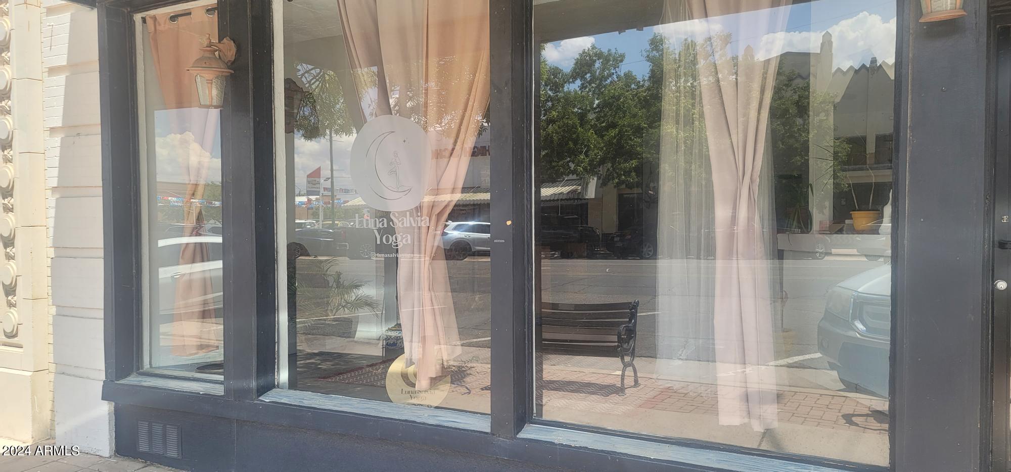 1109 1113 N G Avenue